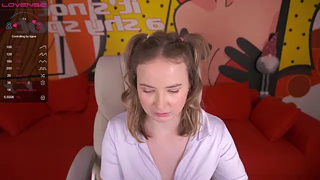 LolaBloomm online show from 12/23/24, 03:40