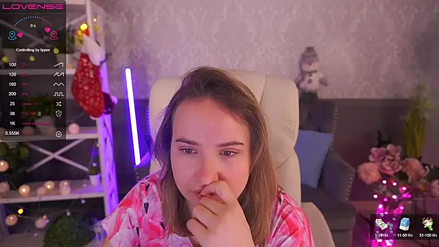 LolaBloomm online show from 12/27/24, 10:16