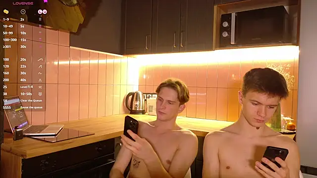  whitenight  online show from 03/12/25, 05:49