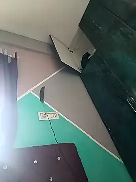 gym lover076 online show from 10/13/25, 10:15