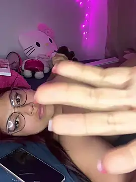 Snapshot of Aprilsmith2 chatting on 12/06/24, 02:02 Aprilsmith2 online show from 12/06/24, 02:02