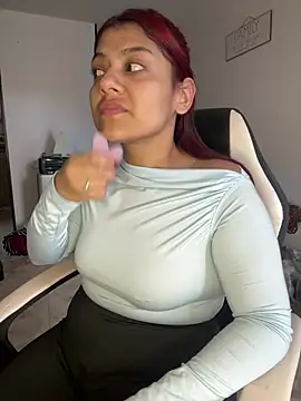 Snapshot of Aprilsmith2 chatting on 12/18/24, 10:02 Aprilsmith2 online show from 12/18/24, 10:02