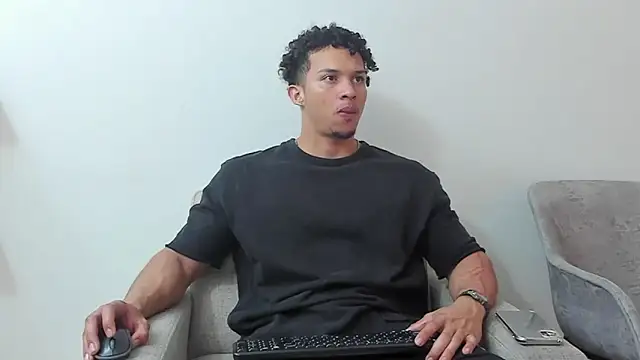 Snapshot of Dominick_star chatting on 02/10/25, 04:08 Dominick star online show from 02/10/25, 04:08