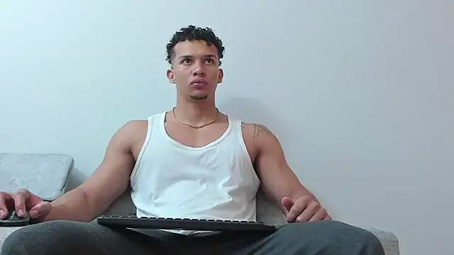 Snapshot of Dominick_star chatting on 02/14/25, 04:58 Dominick star online show from 02/14/25, 04:58
