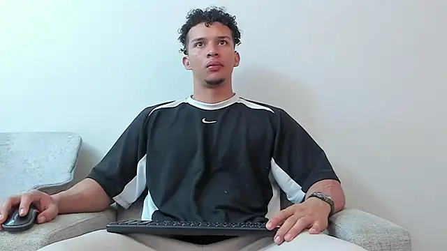 Snapshot of Dominick_star chatting on 03/07/25, 04:13 Dominick star online show from 03/07/25, 04:13