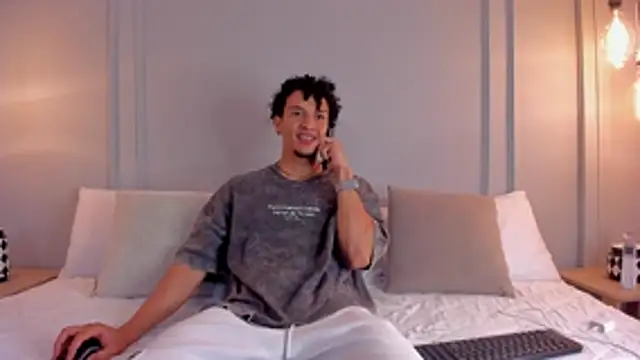 Snapshot of Dominick_star chatting on 10/27/25, 04:05 Dominick star online show from 10/27/25, 04:05