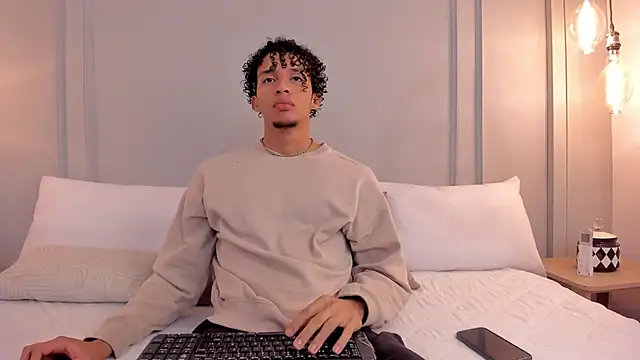 Snapshot of Dominick_star chatting on 10/30/25, 04:03 Dominick star online show from 10/30/25, 04:03