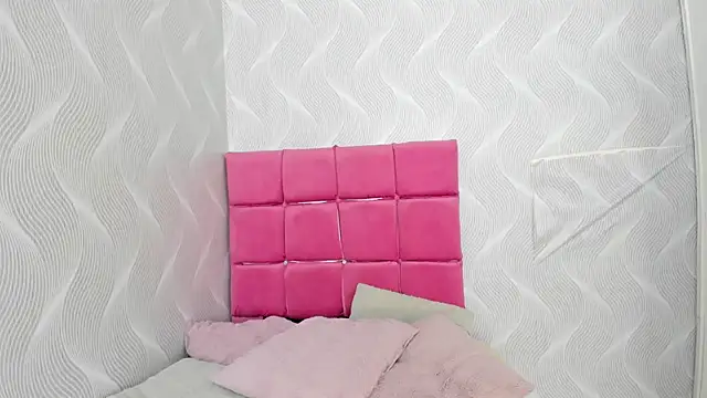 Snapshot of natalia_aguirre1 chatting on 01/10/25, 12:26 natalia aguirre1 online show from 01/10/25, 12:26