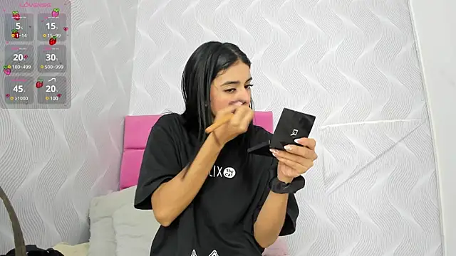Snapshot of natalia_aguirre1 chatting on 01/16/25, 12:31 natalia aguirre1 online show from 01/16/25, 12:31