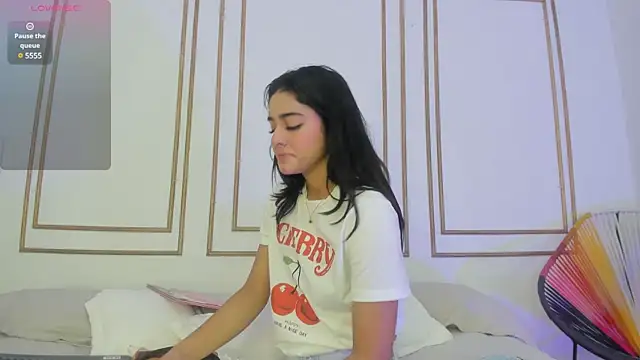 Snapshot of natalia_aguirre1 chatting on 02/14/25, 12:47 natalia aguirre1 online show from 02/14/25, 12:47