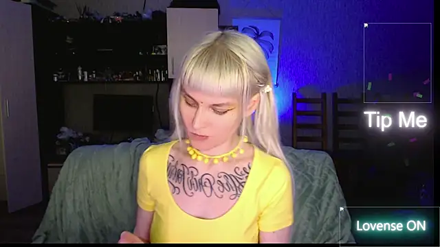 mischellemeow13 online show from 05/16/26, 12:18