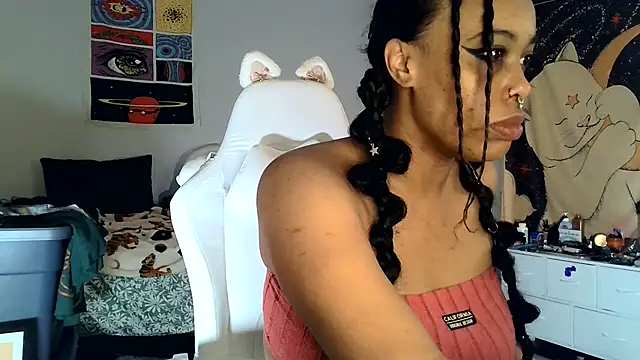 loveluna8 online show from 02/05/25, 10:19