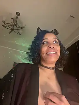 loveluna8 online show from 10/14/25, 09:43