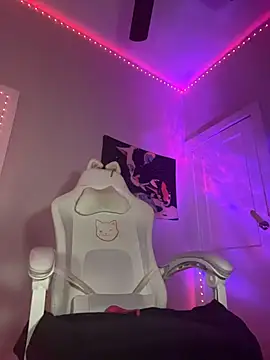 loveluna8 online show from 10/25/25, 11:51