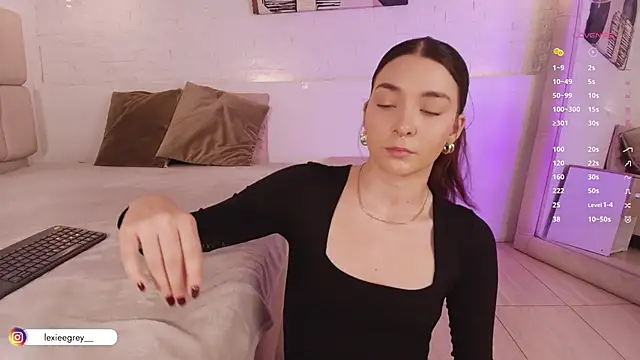 Snapshot of lexiee_grey_ chatting on 03/05/25, 12:44 lexiee grey online show from 03/05/25, 12:44