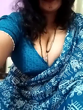 Snapshot of MONA_DARLING31 chatting on 03/04/26, 04:51 MONA DARLING31 online show from 03/04/26, 04:51