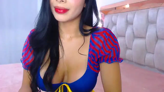 Snapshot of lolaperrys chatting on 11/01/25, 06:15 lolaperrys online show from 11/01/25, 06:15