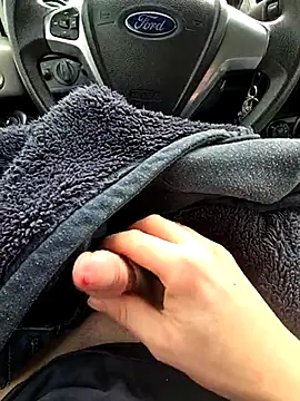 Snapshot of Titanhoott chatting on 02/20/25, 12:36 Titanhoott online show from 02/20/25, 12:36