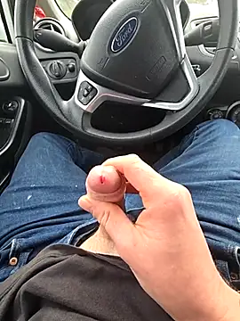 Snapshot of Titanhoott chatting on 03/10/25, 11:10 Titanhoott online show from 03/10/25, 11:10