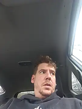 Snapshot of Titanhoott chatting on 11/25/25, 09:09 Titanhoott online show from 11/25/25, 09:09