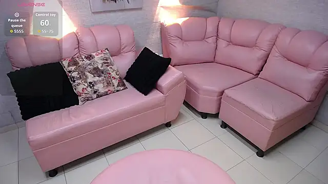 Snapshot of Alaya_cute chatting on 10/04/25, 05:16 Alaya cute online show from 10/04/25, 05:16