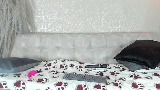 Snapshot of EmmaRossem chatting on 12/19/24, 10:53 EmmaRossem online show from 12/19/24, 10:53