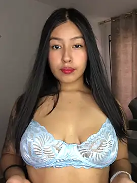 EmmaRossem online show from 04/01/26, 07:33