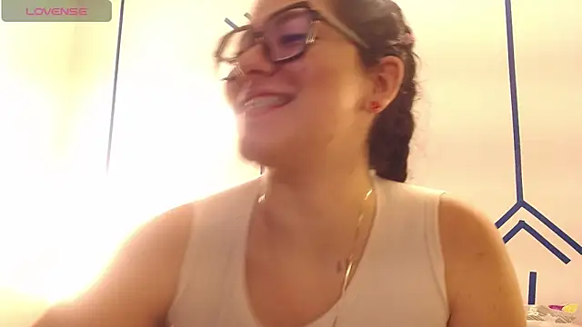 Snapshot of EsmeraldaSantoss chatting on 12/19/24, 12:45 EsmeraldaSantoss online show from 12/19/24, 12:45