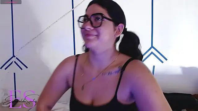 Snapshot of EsmeraldaSantoss chatting on 01/07/25, 12:41 EsmeraldaSantoss online show from 01/07/25, 12:41