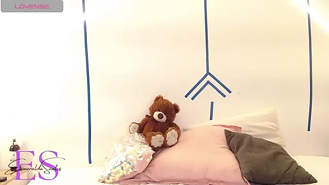 Snapshot of EsmeraldaSantoss chatting on 01/10/25, 12:47 EsmeraldaSantoss online show from 01/10/25, 12:47