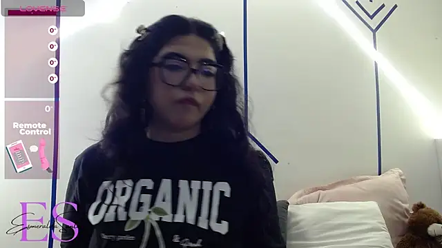 Snapshot of EsmeraldaSantoss chatting on 01/12/25, 04:31 EsmeraldaSantoss online show from 01/12/25, 04:31