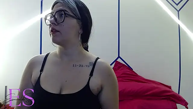 Snapshot of EsmeraldaSantoss chatting on 02/12/25, 12:33 EsmeraldaSantoss online show from 02/12/25, 12:33