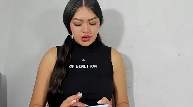 Snapshot of Sweet-Sophiee chatting on 01/10/25, 06:17 Sweet-Sophiee online show from 01/10/25, 06:17