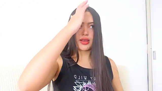 Snapshot of Sweet-Sophiee chatting on 11/30/25, 06:56 Sweet-Sophiee online show from 11/30/25, 06:56