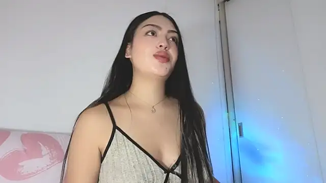 Sweet-Sophiee online show from 04/06/26, 03:15