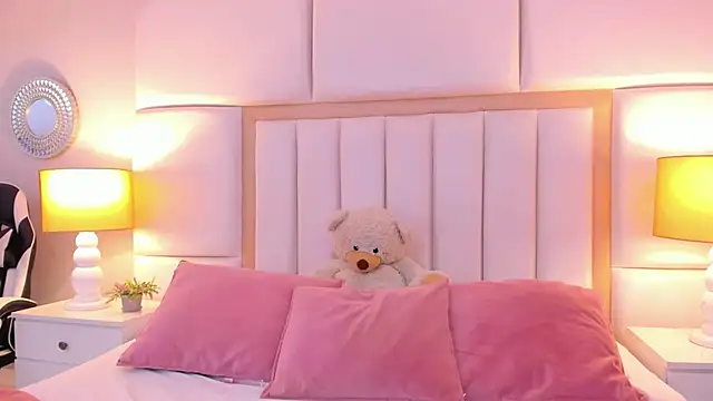 Snapshot of AmbarSantany chatting on 03/15/25, 09:16 AmbarSantany online show from 03/15/25, 09:16