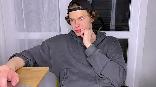 alyx garden online show from 04/14/26, 07:31