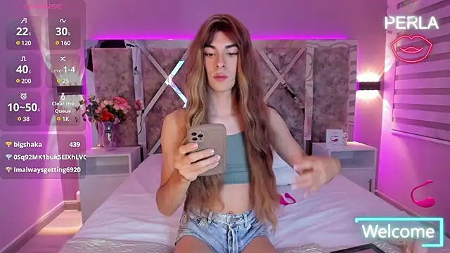 Snapshot of MaxiRogers chatting on 02/14/25, 01:45 MaxiRogers online show from 02/14/25, 01:45