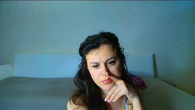 Snapshot of LeggyLover90 chatting on 05/20/26, 02:56 LeggyLover90 online show from 05/20/26, 02:56