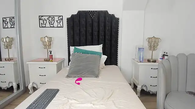 Snapshot of _chloe_adams chatting on 11/15/25, 03:15 chloe adams online show from 11/15/25, 03:15