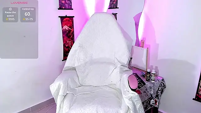 HollyHudsonn online show from 02/28/25, 07:03