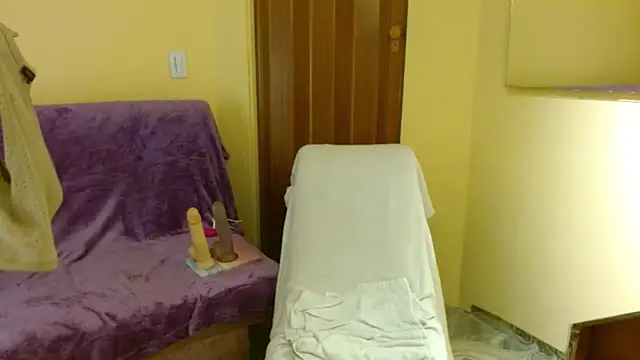 lilimini032 online show from 02/07/25, 10:30