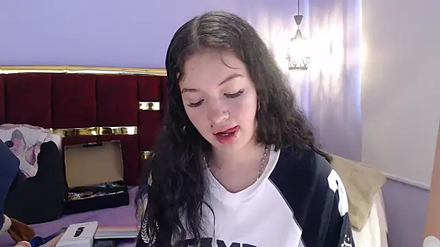 lilimini032 online show from 12/22/25, 07:33