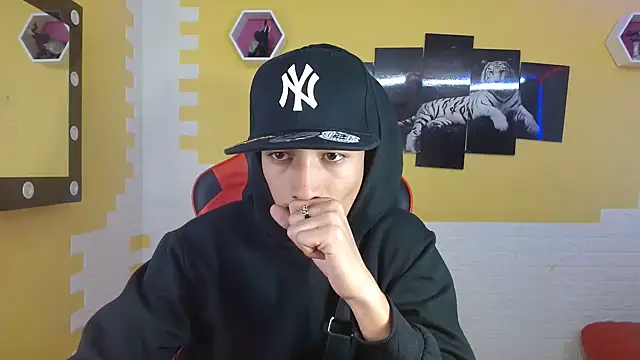 jose sexycumm online show from 03/10/25, 06:45