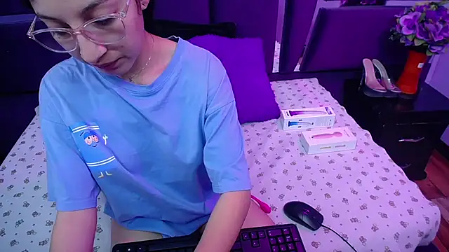 Snapshot of Katty_Queen chatting on 03/22/25, 11:53 Katty Queen online show from 03/22/25, 11:53