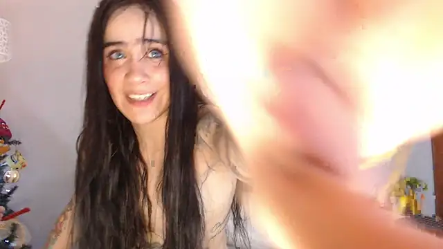 Snapshot of Kimandyuk chatting on 12/19/24, 01:39 Kimandyuk online show from 12/19/24, 01:39