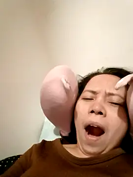 Snapshot of doggiepossession chatting on 03/08/25, 03:45 doggiepossession online show from 03/08/25, 03:45