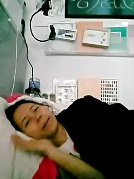 Snapshot of doggiepossession chatting on 03/09/25, 06:50 doggiepossession online show from 03/09/25, 06:50