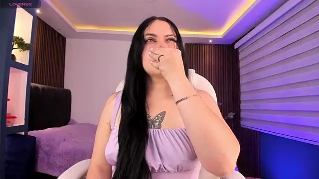 Snapshot of Lucy_Smith2 chatting on 12/05/24, 04:31 Lucy Smith2 online show from 12/05/24, 04:31