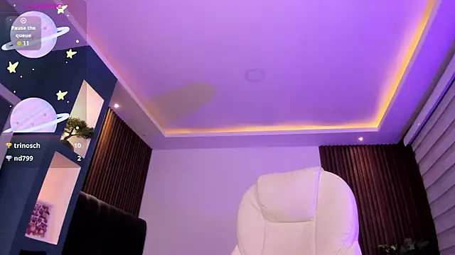 Snapshot of Lucy_Smith2 chatting on 12/15/24, 08:19 Lucy Smith2 online show from 12/15/24, 08:19